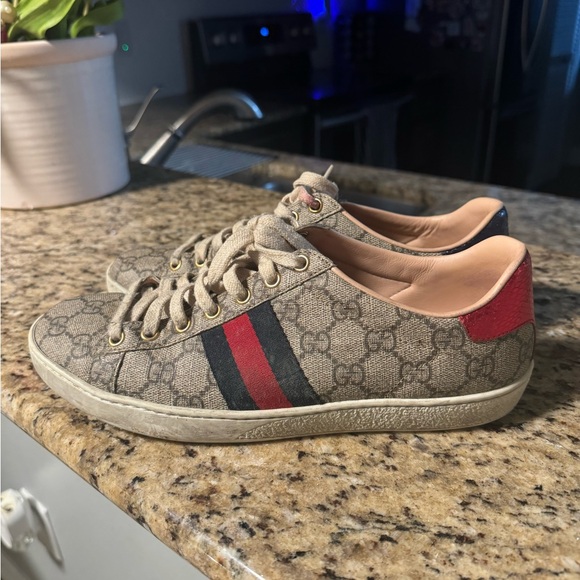 Gucci Sneakers - Picture 3 of 6